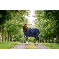 Couverture Horseware Rambo 1680D Turnout Plus 100g Marine / orage / gris argent Bleu marine Couverture Horseware Rambo 1680D Turnout Plus 100g Marine / orage / gris argent Bleu marine
