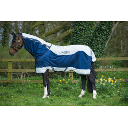 Couverture Horseware Rambo Summer Series V-Front Marine / gris Bleu Couverture Horseware Rambo Summer Series V-Front Marine / gris Bleu