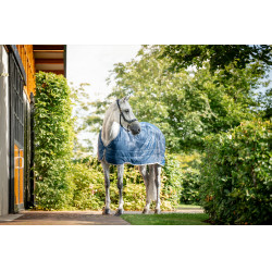 Liner Horseware Ionic Therapy 50g Bleu imperial / argent /Marine Blauw Liner Horseware Ionic Therapy 50g Bleu imperial / argent /Marine Blauw