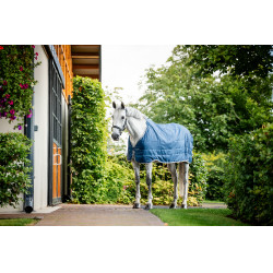 Liner Horseware Ionic Therapy 50g Bleu imperial / argent /Marine Blauw Liner Horseware Ionic Therapy 50g Bleu imperial / argent /Marine Blauw