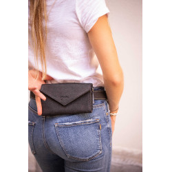 Pochette Pénélope New phone pocket geperforeerd Marine Marineblauw Pochette Pénélope New phone pocket geperforeerd Marine Marineblauw