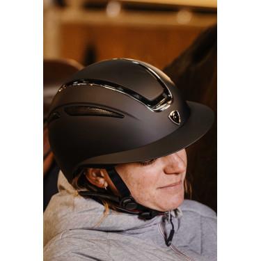 Equithème Agris helm met brede klep Equithème Agris helm met brede klep