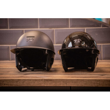 Pénélope matte helm met lange klep Mat zwart Pénélope matte helm met lange klep Mat zwart
