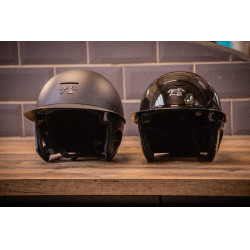 Pénélope matte helm met lange klep Glanzend zwart Pénélope matte helm met lange klep Glanzend zwart