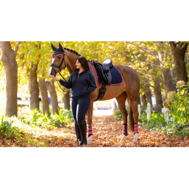 Tapis LeMieux Suede Dressage Square Marine / cranberry Tapis LeMieux Suede Dressage Square Marine / cranberry
