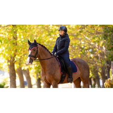 Tapis LeMieux Suede Dressage Square Marine / cranberry Tapis LeMieux Suede Dressage Square Marine / cranberry