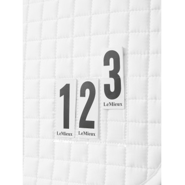 Tapis LeMieux competition close contact square - coton Blanc avec numéros Tapis LeMieux competition close contact square - coton Blanc avec numéros