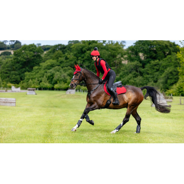 LeMieux Reflective Suede Close Contact Square Zadeldek Chilli Rood