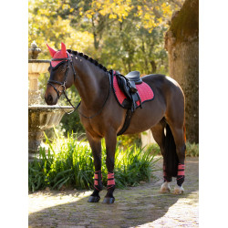 LeMieux Reflective Suede Mixte GP Square Zadeldek Veenbes Roze LeMieux Reflective Suede Mixte GP Square Zadeldek Veenbes Roze