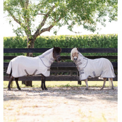 Couverture anti-mouches Horseware Amigo Bug Rug Petite 0g Argent / gris titanium / argent Couverture anti-mouches Horseware Amigo Bug Rug Petite 0g Argent / gris titanium / argent