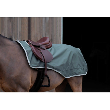 Zadeldeken Equithème Tyrex 600D gerecycled met fleecevoering Zadeldeken Equithème Tyrex 600D gerecycled met fleecevoering