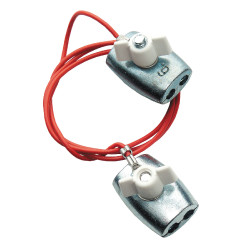 AKO hoogspanningsconnector tussen koorden