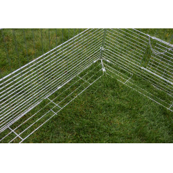 Enclos extérieur avec dispositif antifugue pour jeunes animaux Kerbl Hobbyfarming Enclos extérieur avec dispositif antifugue pour jeunes animaux Kerbl Hobbyfarming