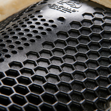 Schokdemper achter van suède met schapenvacht en voor van gel Acavallo Zwart / natuur Schokdemper achter van suède met schapenvacht en voor van gel Acavallo Zwart / natuur