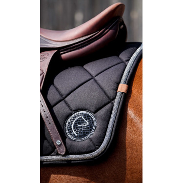 Zadeldek Equithème Badge 2.0 Zwart Zadeldek Equithème Badge 2.0 Zwart
