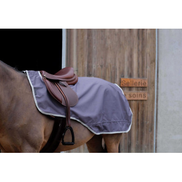 Zadeldeken Equithème Tyrex 1200D gerecycled met fleecevoering Zadeldeken Equithème Tyrex 1200D gerecycled met fleecevoering