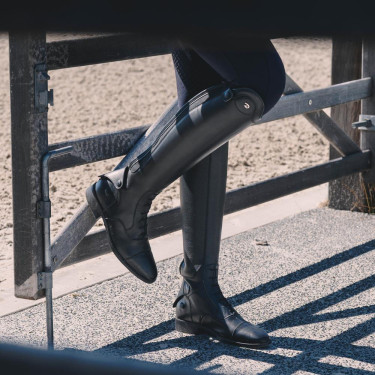 Bottes d’équitation Dy'on à lacets noir de la taille 41/45 Bottes d’équitation Dy'on à lacets noir de la taille 41/45