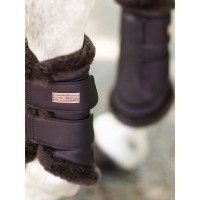 Dressuurbeschermers Equestrian Stockholm Maanloze nacht Bruin