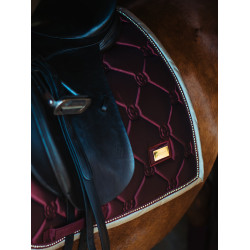 Tapis de dressage Equestrian Stockholm Cristal merlot or Bordeaux Tapis de dressage Equestrian Stockholm Cristal merlot or Bordeaux