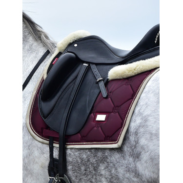 Tapis de dressage Equestrian Stockholm Cristal merlot or Bordeaux Tapis de dressage Equestrian Stockholm Cristal merlot or Bordeaux