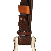 Selle Pool’s afwerking in rawhide 9002 Bruin