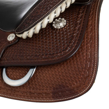 Selle Pool’s afwerking in rawhide 9002 Bruin