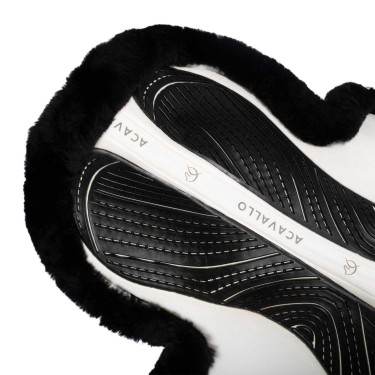 Tapis de saut Numnah avec grip en gel des deux côtés et bordure en mouton complet Acavallo Blanc / noir