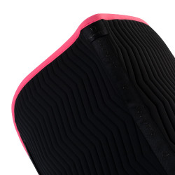 Tapis de dressage Equestro matelassé Wave en tissu technique Noir / chèvrefeuille