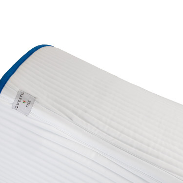 Tapis de dressage Equestro x FISE avec logo brodé Blanc / bleu de savoie