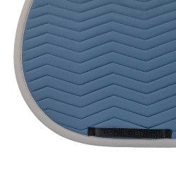 Tapis de saut Equestro matelassé Wave en tissu technique Bering sea / gris givré Bleu Tapis de saut Equestro matelassé Wave en tissu technique Bering sea / gris givré Bleu