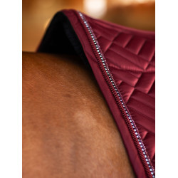 Tapis de selle Equestrian Stockholm Jumping faux mouton Crystal Bordeaux Tapis de selle Equestrian Stockholm Jumping faux mouton Crystal Bordeaux