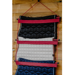 Trapvormige display voor Hippotonic deken Bordeaux Trapvormige display voor Hippotonic deken Bordeaux