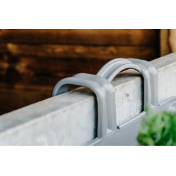 Hippotonic voederbak met haken en handvat Donkergrijs