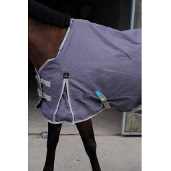 Couverture Equithème Tyrex 1200D recyclée Taupe Marron Couverture Equithème Tyrex 1200D recyclée Taupe Marron