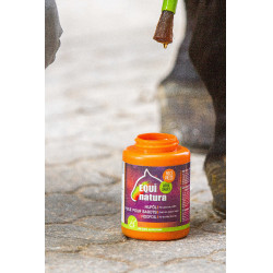 Huile pour sabots Equinatura avec pinceau 450 mL Huile pour sabots Equinatura avec pinceau 450 mL