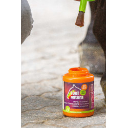 Huile pour sabots Equinatura avec pinceau 450 mL Huile pour sabots Equinatura avec pinceau 450 mL