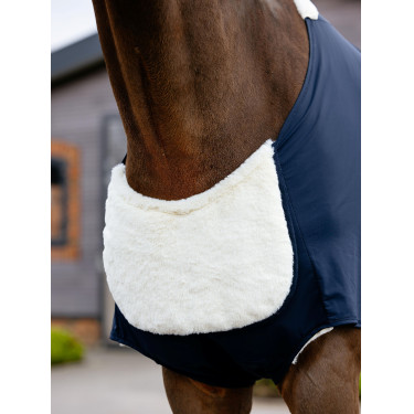 Protection de poitrail LeMieux anti-frottement Sensitive Marine Bleu marine Protection de poitrail LeMieux anti-frottement Sensitive Marine Bleu marine