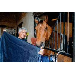 Couverture Equithème Classic 1200D Bleu marine Couverture Equithème Classic 1200D Bleu marine