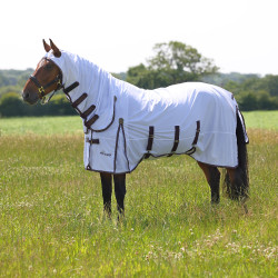 Couverture anti-mouches intégrale Shires Highlander Plus Blanc / noir cerise