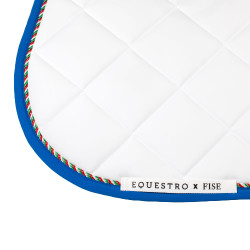 Tapis de saut Equestro x FISE avec liseré drapeau italien Blanc / bleu de savoie Tapis de saut Equestro x FISE avec liseré drapeau italien Blanc / bleu de savoie