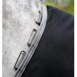 Couverture Horseware Amigo 1200D Turnout Plus 50g Noir / gris titane / argent Couverture Horseware Amigo 1200D Turnout Plus 50g Noir / gris titane / argent