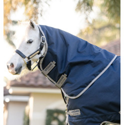 Couverture Horseware Amigo 1200D Plus Poney Turnout 0g Marine / gris titane / argent Bleu marine Couverture Horseware Amigo 1200D Plus Poney Turnout 0g Marine / gris titane / argent Bleu marine