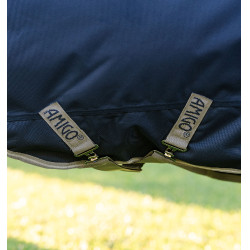 Couverture Horseware Amigo 1200D Plus Poney Turnout 0g Marine / gris titane / argent Bleu marine Couverture Horseware Amigo 1200D Plus Poney Turnout 0g Marine / gris titane / argent Bleu marine