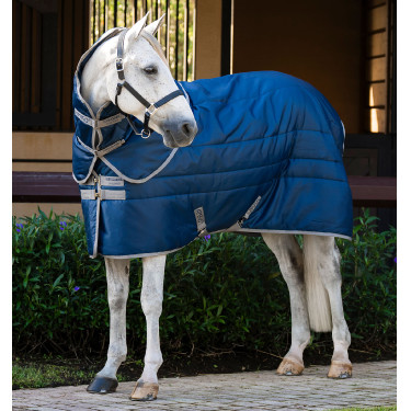 Couverture d'écurie Horseware Amigo Ripstop Insulator Plus Poney 200g Marine / gris titanium Bleu marine Couverture d'écurie Horseware Amigo Ripstop Insulator Plus Poney 200g Marine / gris titanium Bleu marine