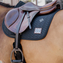 Tapis de selle compétition Fishbone avec 2 numéros Kentucky Jumping Noir