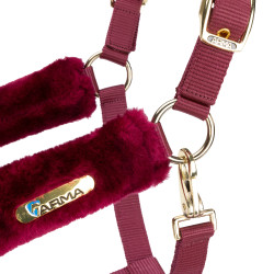 Licol et longe en fausse fourrure Shires Arma Bordeaux Licol et longe en fausse fourrure Shires Arma Bordeaux