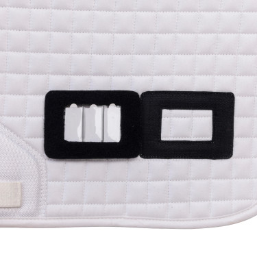 Tapis de selle numéroté Shires Arma Blanc Tapis de selle numéroté Shires Arma Blanc