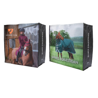 Grote Shires draagtas voor paardensport en boodschappen