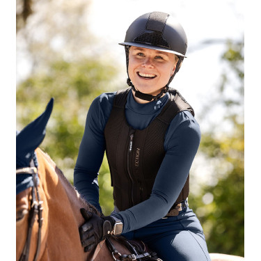 Swing P24 Pro rugbeschermer voor volwassenen Zwart