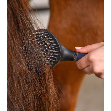 Brosse équitation Waldhausen à longs poils et poignée gel